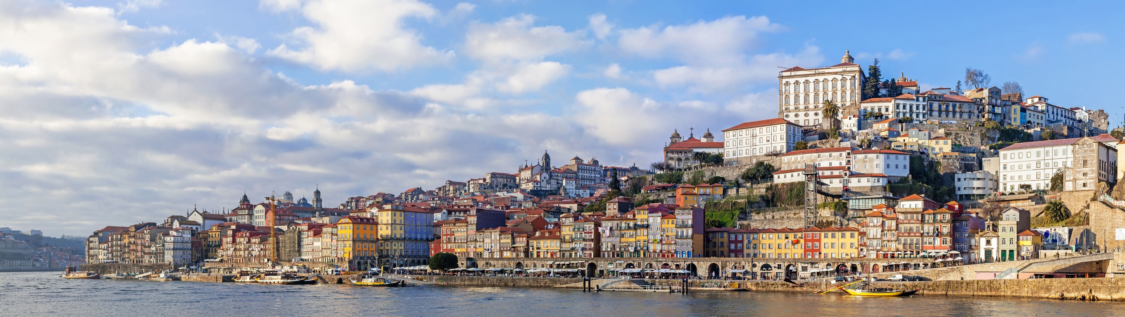 Flüge Porto - Blick auf den Douro River in Porto in Portugal