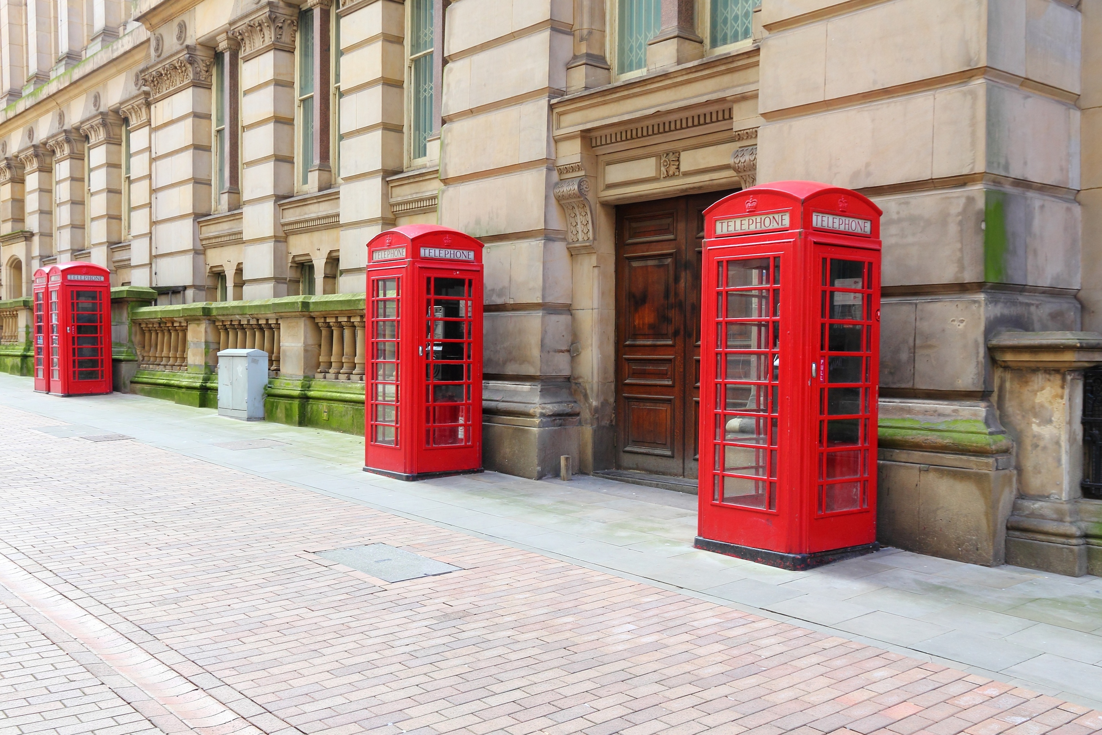 Blick auf Telefonhäuschen in Birmingham in England