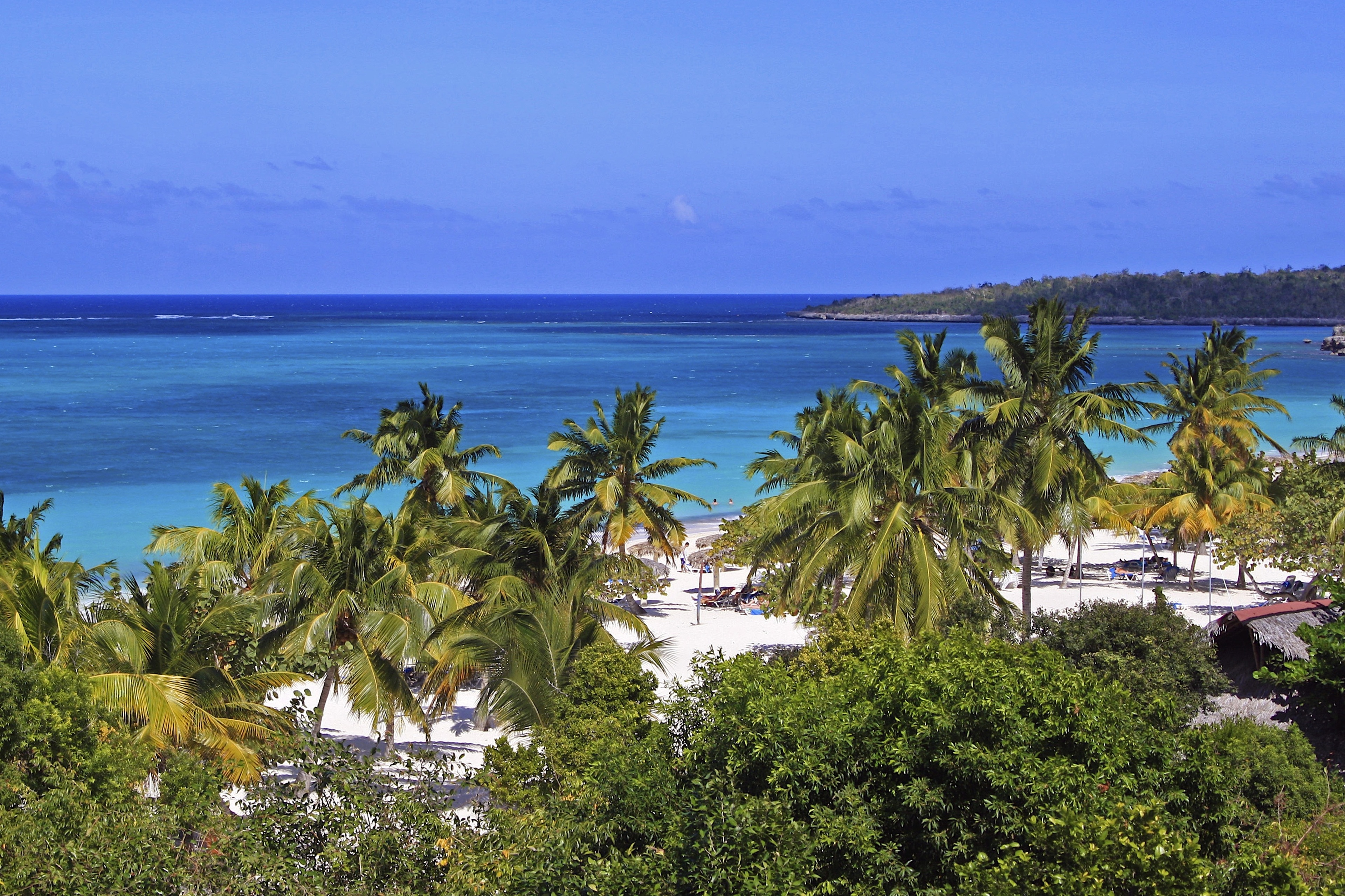 Der Strand Playa Esmeralda in Holguin - Kuba.