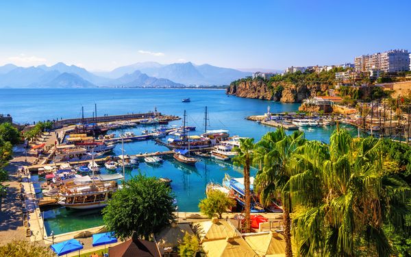 Flüge Antalya - Blick auf den Hafen von Antalya