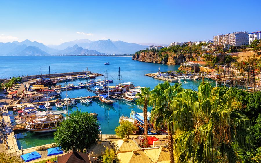 Flüge Antalya - Blick auf den Hafen von Antalya