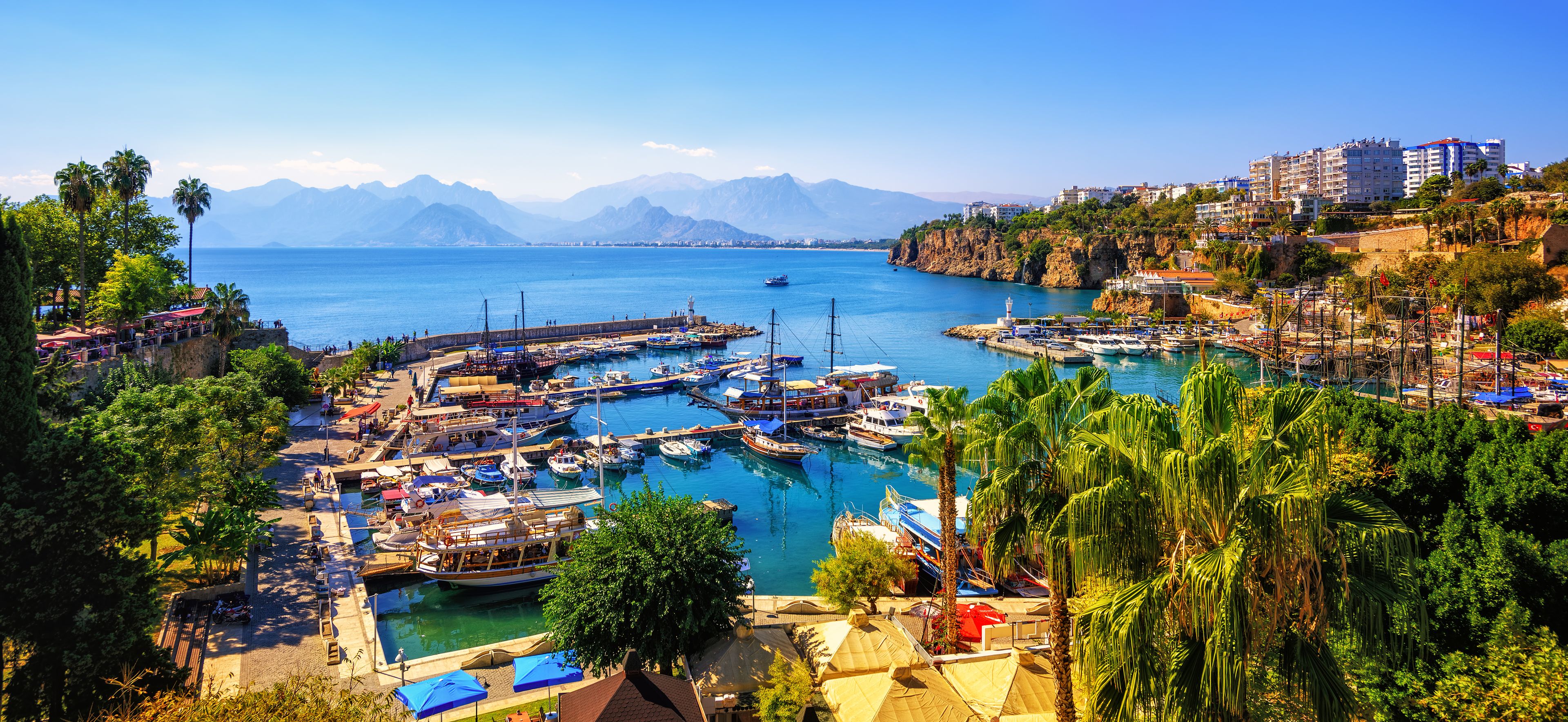 Flüge Antalya - Blick auf den Hafen von Antalya