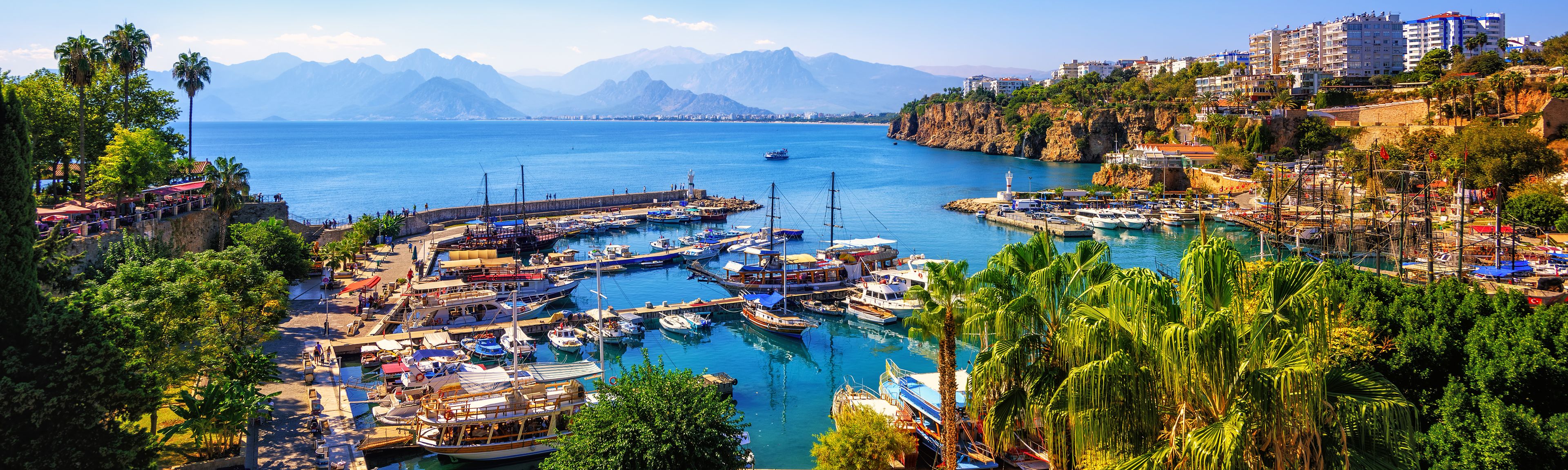 Flüge Antalya - Blick auf den Hafen von Antalya