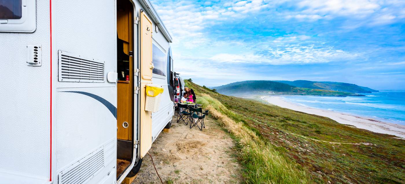 Campen Spanien - bietet Sonne, Strände, Kultur und Natur von den Küsten (Costa Brava, Blanca) bis zu den Bergen (Pyrenäen)