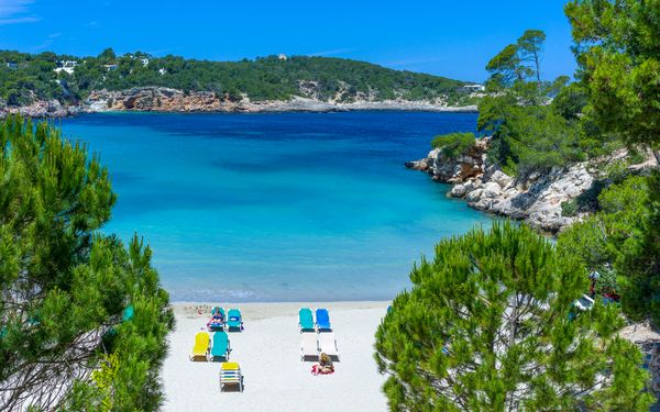 Der Strand von Cala Xarraca auf Ibiza