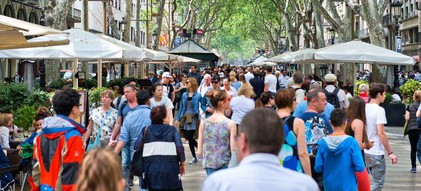 Taschendieb-Warnung Barcelona - besonders an touristischen Hotspots wie den Ramblas, vor der Sagrada Família, in der Metro sowie an Bahnhöfen