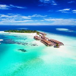 Fluege Malediven - Blick auf ein Inselresort