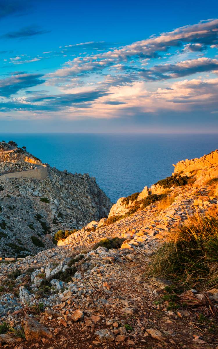 Der Leuchtturm Cap de Formentor in Mallorca - Flugziel von Lufthansa.