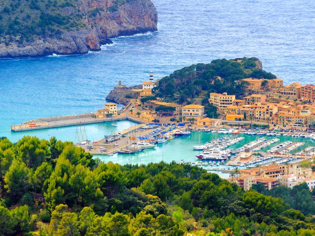 Fluege Mallorca - Blick auf Port de Soller