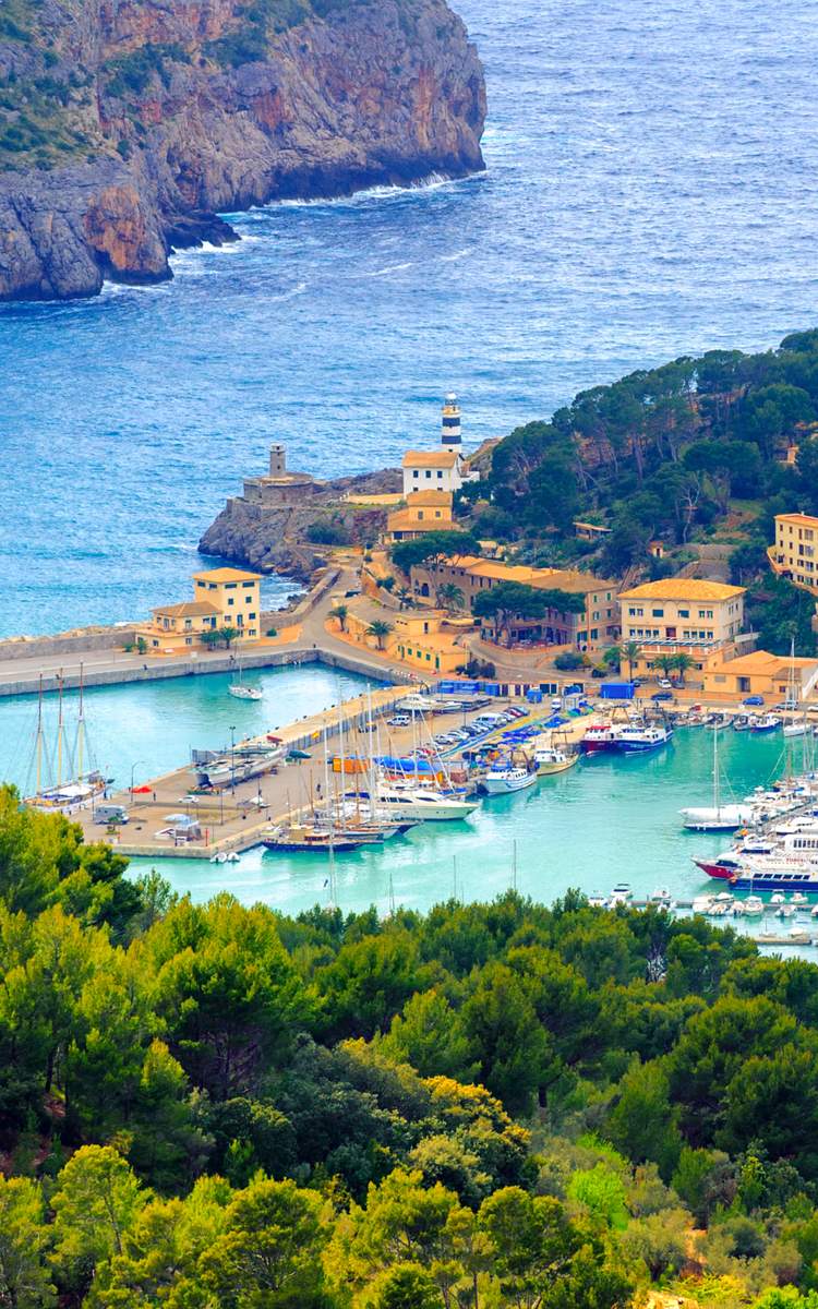 Fluege Mallorca - Blick auf Port de Soller