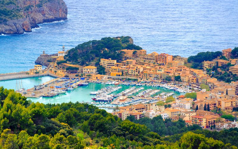 Fluege Mallorca - Blick auf Port de Soller