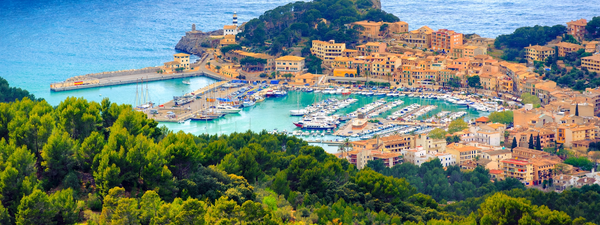 Fluege Mallorca - Blick auf Port de Soller