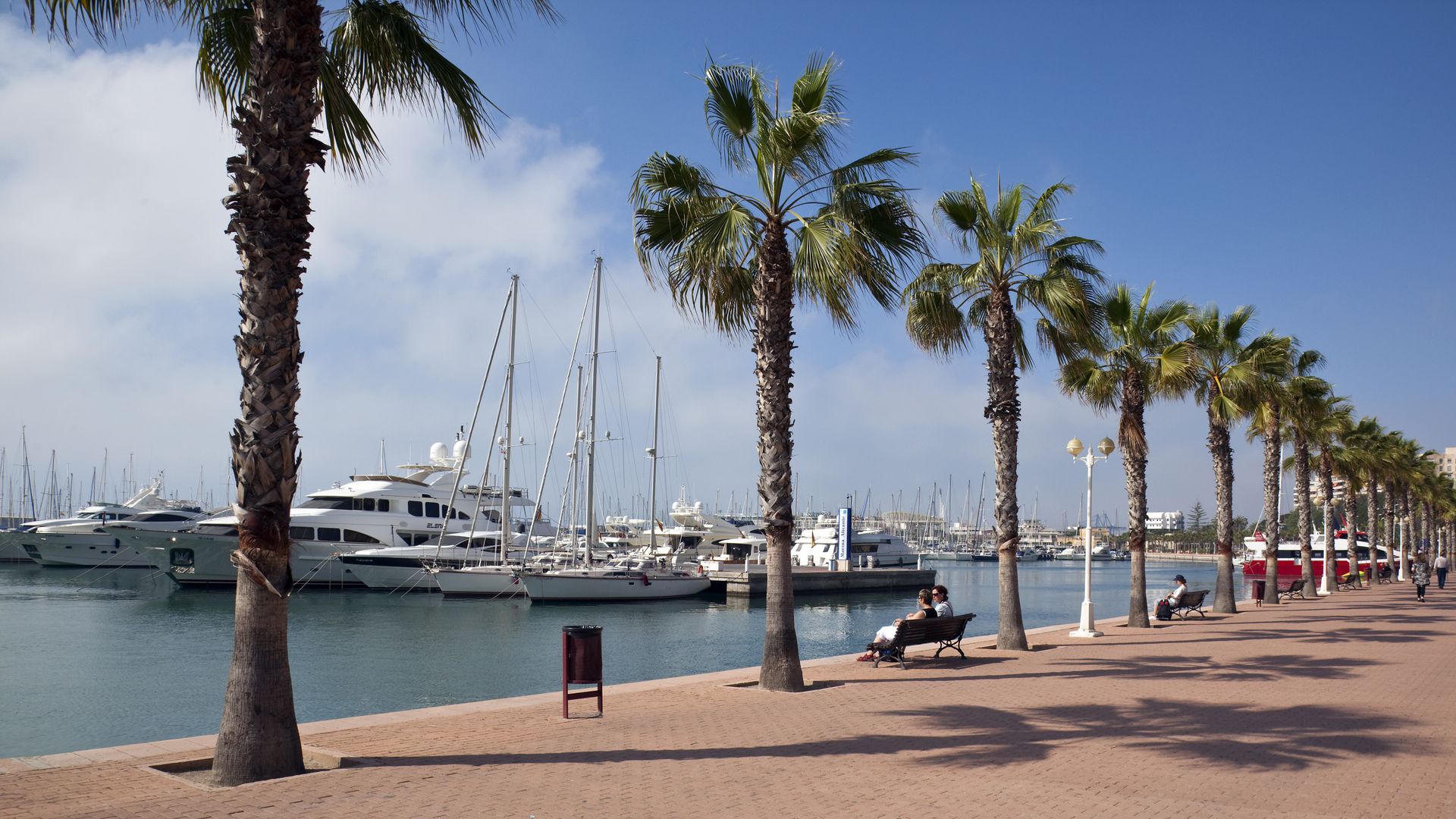 Die Stadt Alicante an der Costa Blanca in Spanien