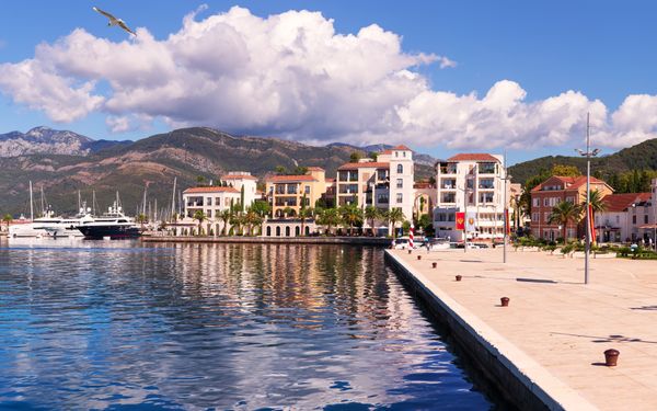 Flüge Tivat - Schöner Blick auf Tivat in Montenegro