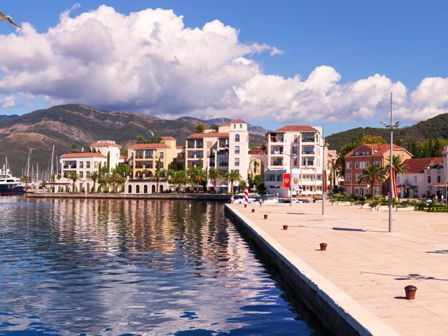 Flüge Tivat - Schöner Blick auf Tivat in Montenegro