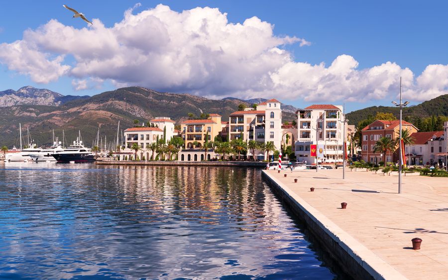 Flüge Tivat - Schöner Blick auf Tivat in Montenegro