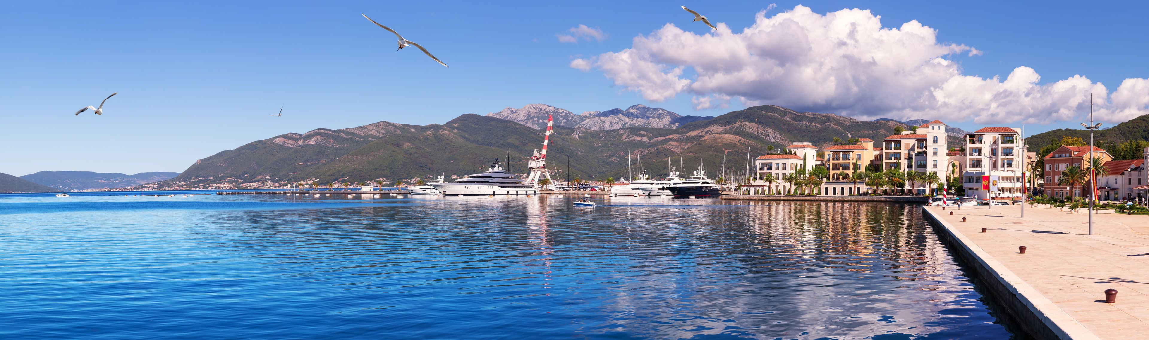 Flüge Tivat - Schöner Blick auf Tivat in Montenegro