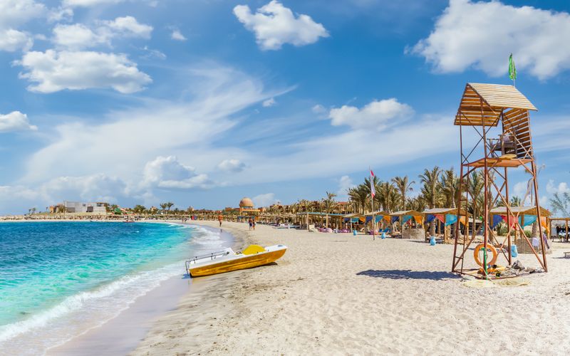 Schöner Blick auf den Strand Abu Dabbab in Marsa Alam