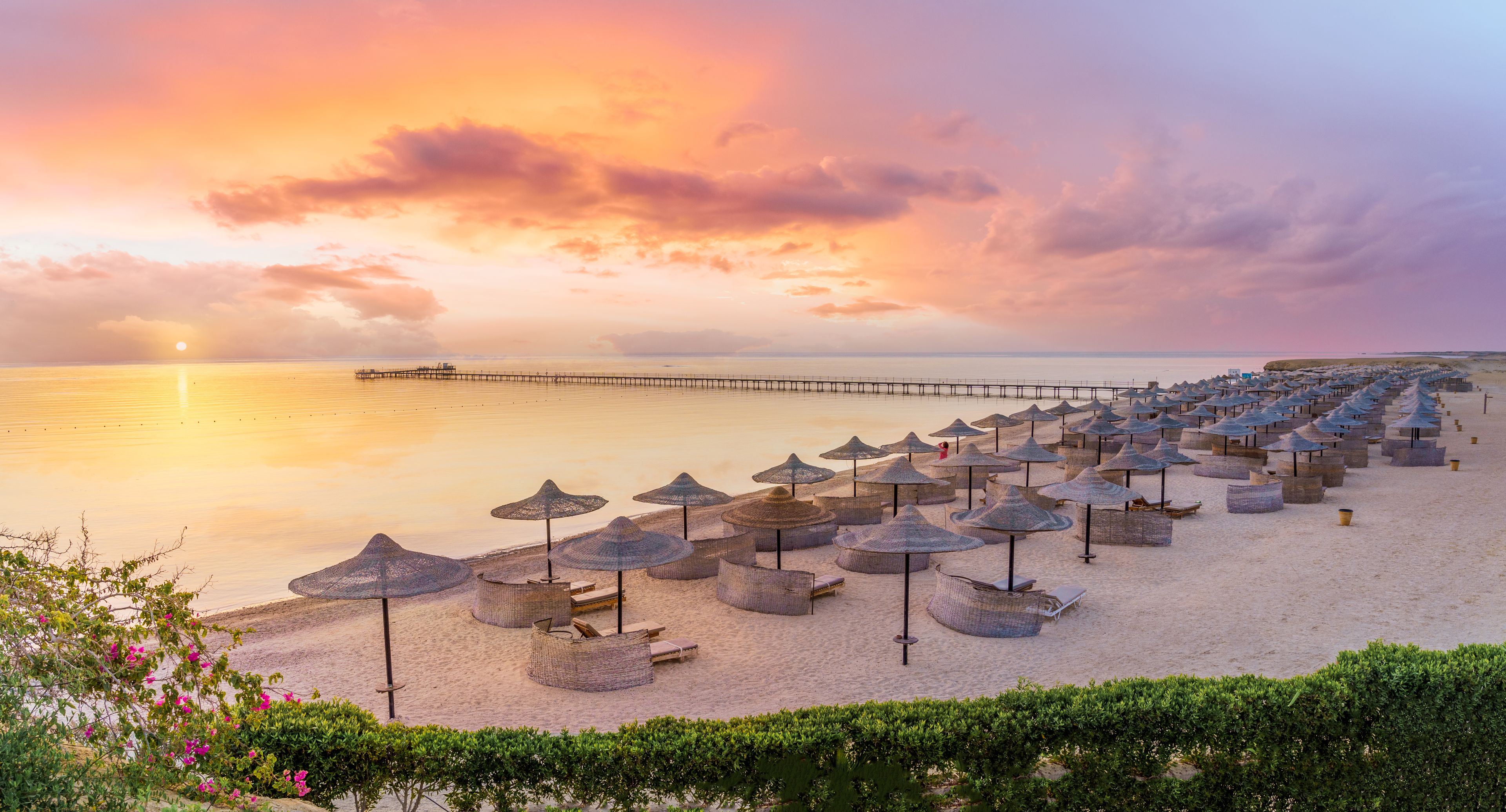 Fluege Marsa Alam - Blick auf einen Strand in Marsa Alam Ägypten