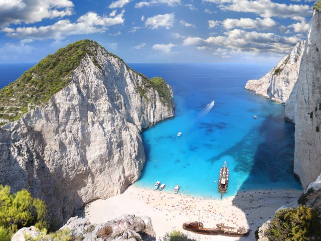 Blick auf den Navagio Strand in Zakynthos