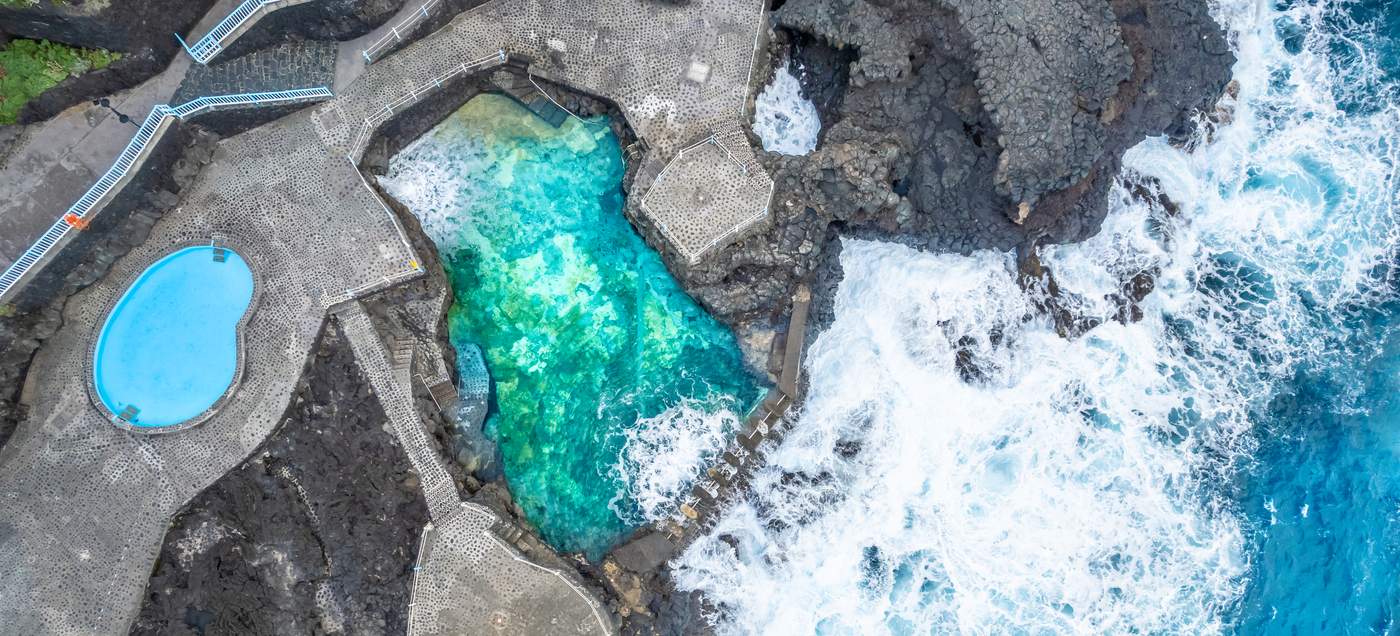 Piscinas Naturales - natürliche Meerwasserbecken, oft vulkanischen Ursprungs, die besonders auf den Kanaren (z.B. Teneriffa, Gran Canaria) zu finden sind