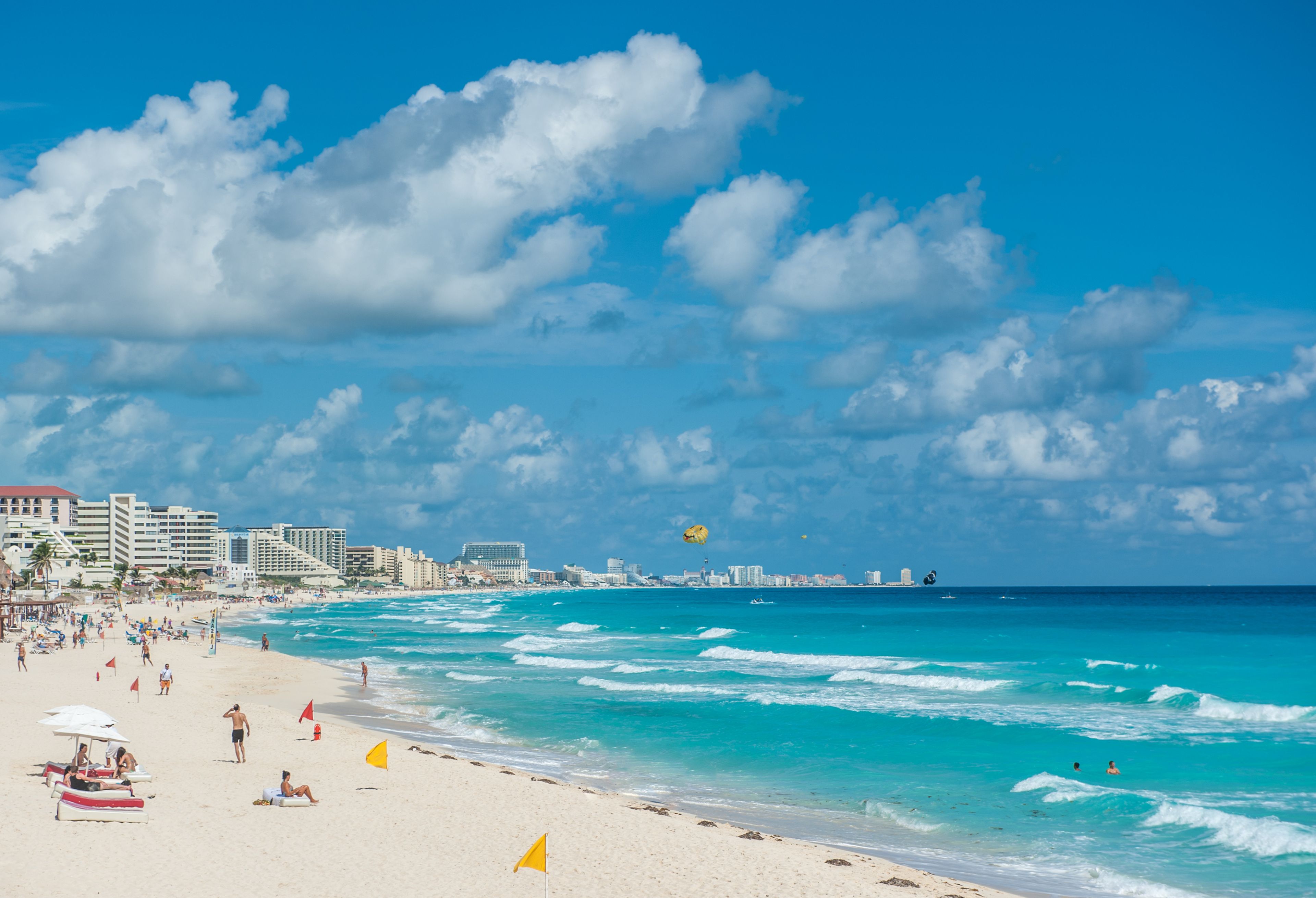 Flüge Cancun - Blick auf einen Karibikstrand in Cancun