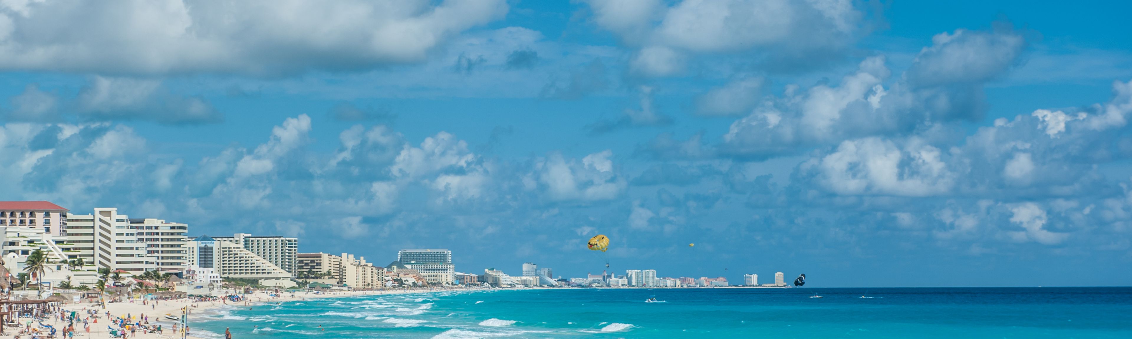 Flüge Cancun - Blick auf einen Karibikstrand in Cancun