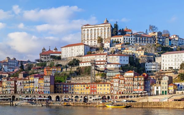Flüge Porto - Blick auf den Douro River in Porto in Portugal