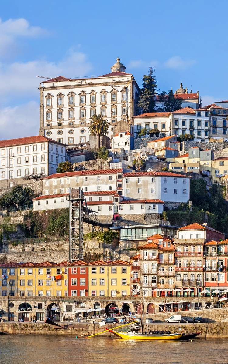 Flüge Porto - Blick auf den Douro River in Porto in Portugal