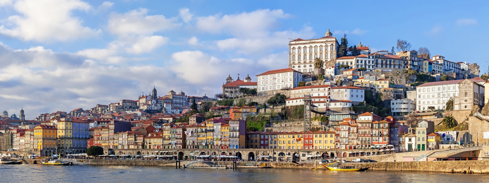 Flüge Porto - Blick auf den Douro River in Porto in Portugal