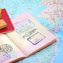 EES ist ein digitales System, das Ein- und Ausreisen an Schengen-Außengrenzen elektronisch erfasst