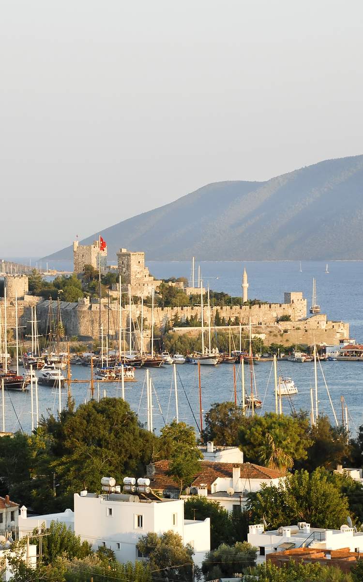 Flüge ab Bremen buchen - Flugplan 2026 nach Bodrum, Wien und Kreta mit Deal-Tipps.