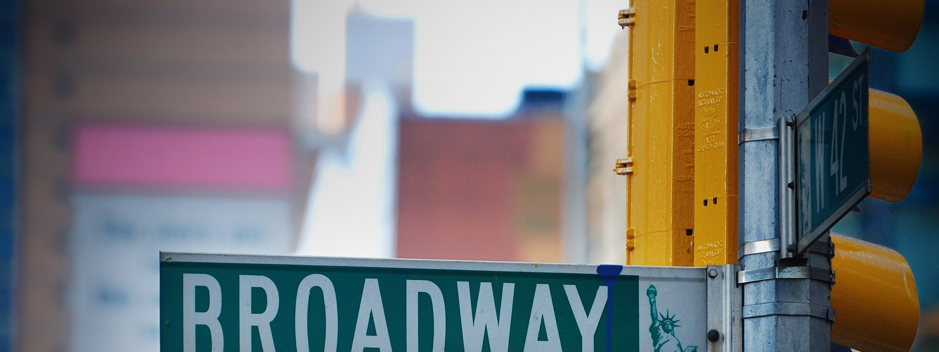 Flüge New York - Straßenschild vom Broadway in New York