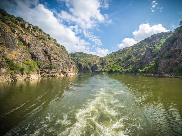 Arribes del Duero - beeindruckende Schluchtenlandschaft entlang des Flusses Duero, der die Grenze zwischen Spanien und Portugal bildet