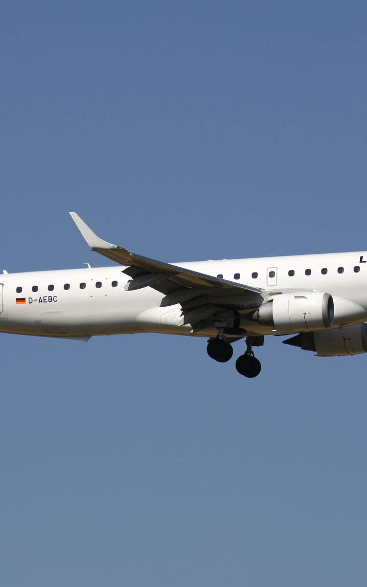 Bei der Fluggesellschaft Lufthansa und Cityline droht ein Streik des Kabinenpersonal.