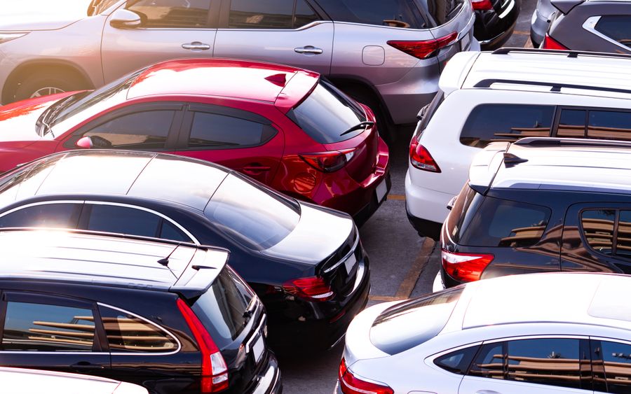 Flughafen und Airport Parkpreise in 2026 guenstig parken und sparen.