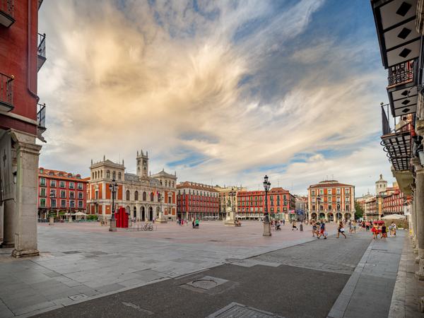 Altstadt von Valladolid - gut erhaltenes historisches Zentrum mit zahlreichen Renaissance-Gebäuden, darunter Paläste, Kirchen und das Nationalmuseum für Bildhauerei im ehemaligen Colegio de San Gregorio