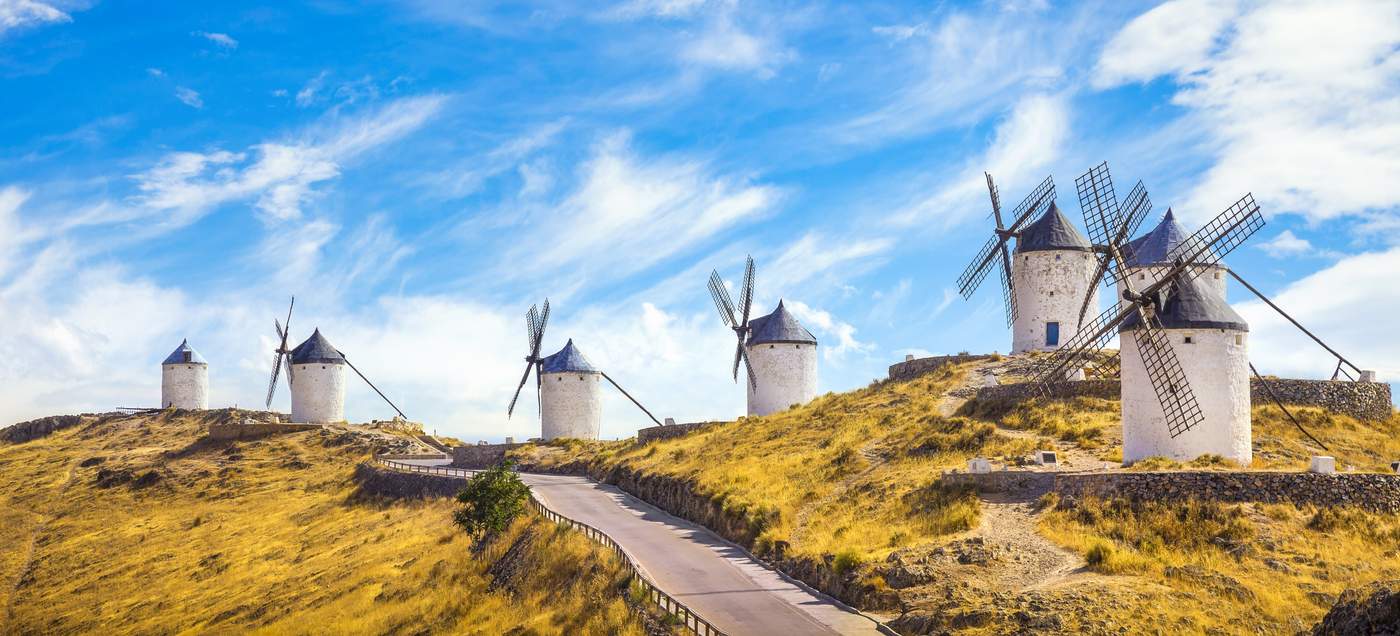 Die Windmühlen von Consuegra in der Region Kastilien La Mancha.