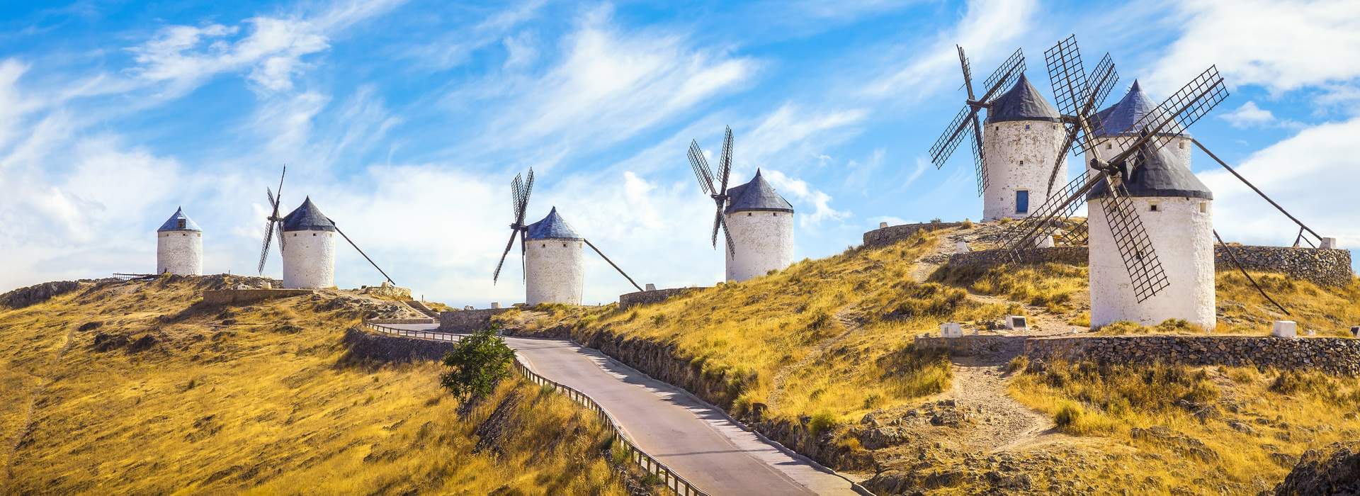 Die Windmühlen von Consuegra in der Region Kastilien La Mancha.