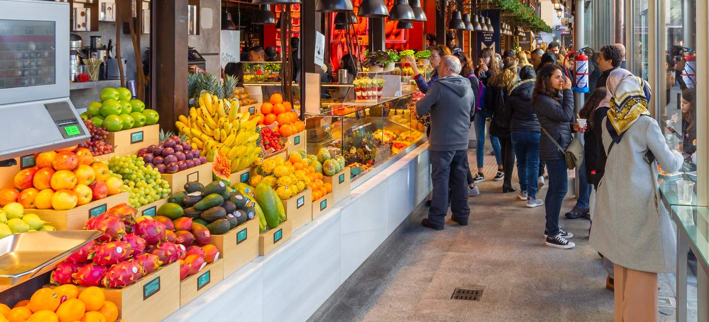 Straßenmärkte - lebendige Treffpunkte, die lokale Kultur, frische Lebensmittel und Kunsthandwerk verbinden