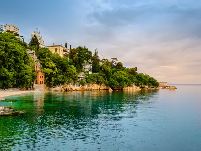 Fluege Rijeka - Der Glavanovo Strand in Rijeka in Kroatien