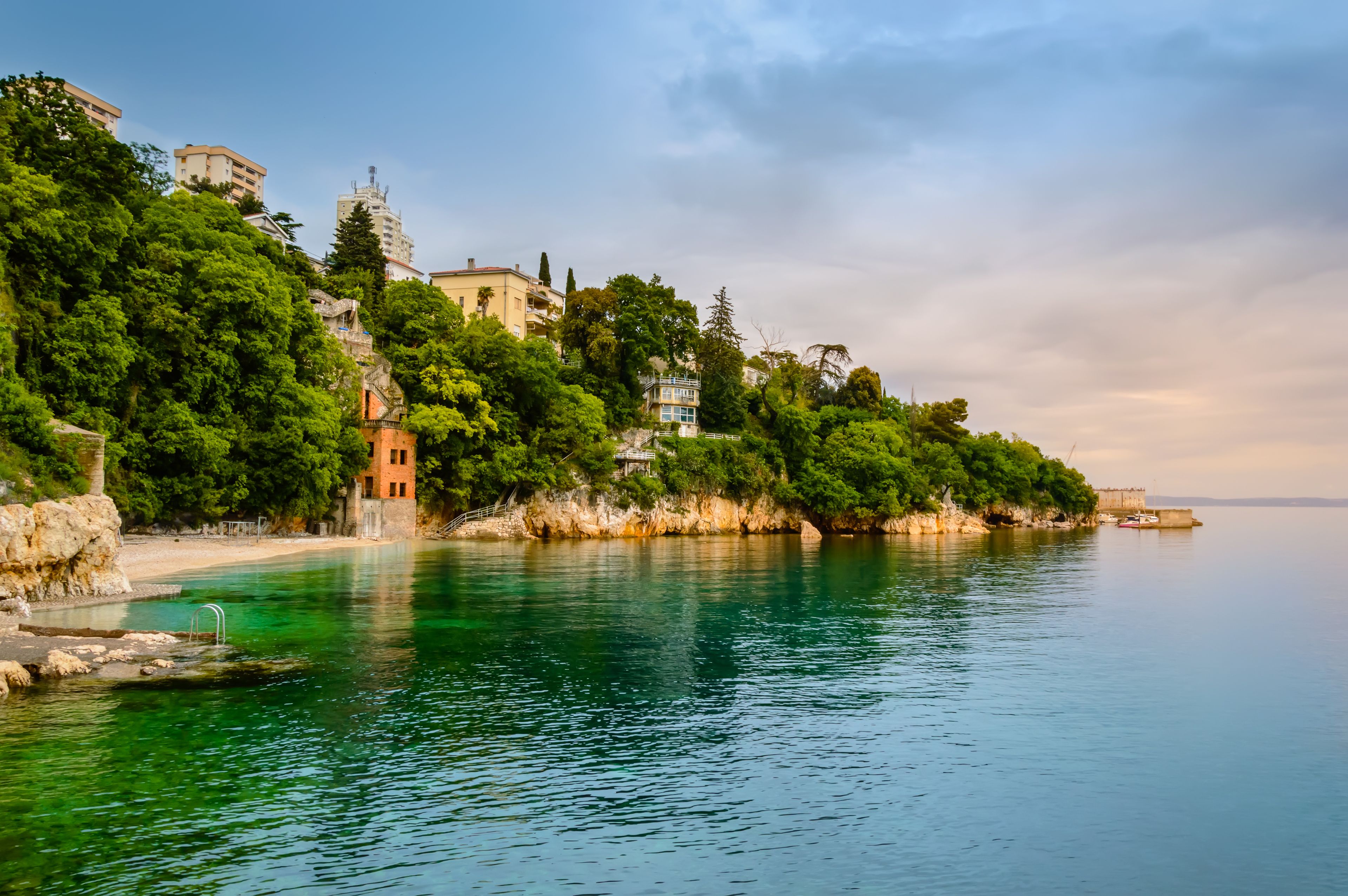 Fluege Rijeka - Der Glavanovo Strand in Rijeka in Kroatien
