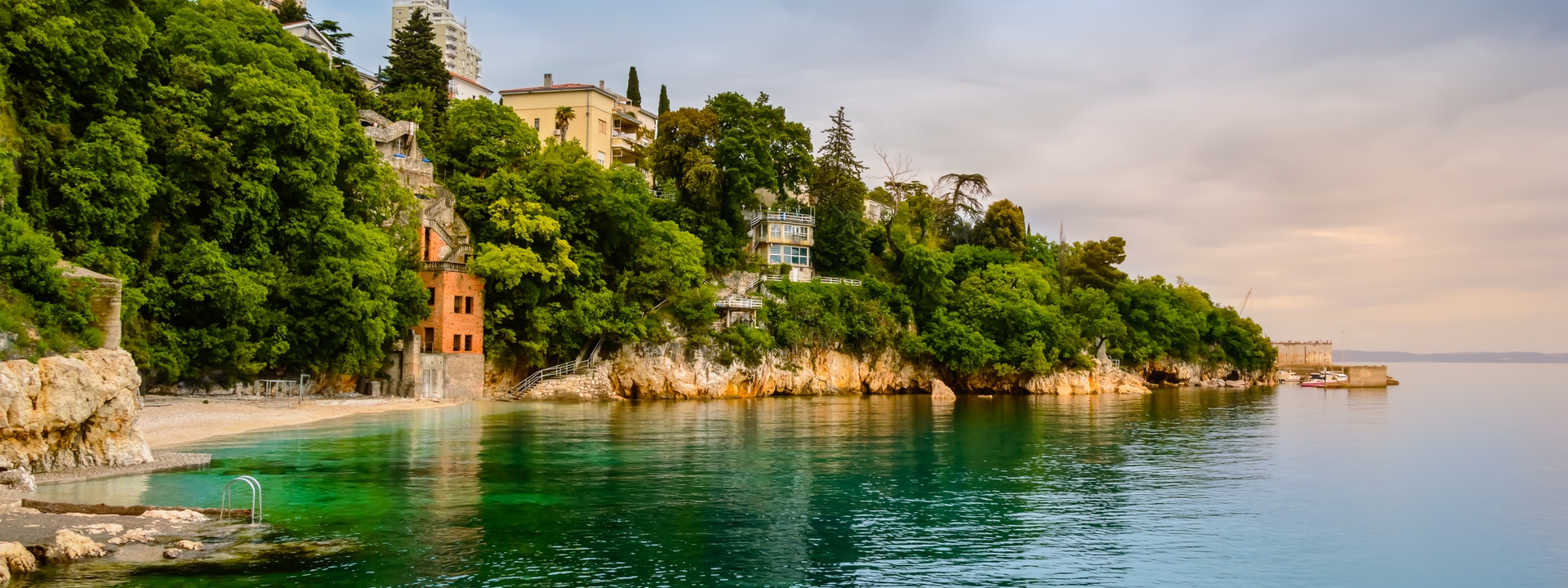 Fluege Rijeka - Der Glavanovo Strand in Rijeka in Kroatien