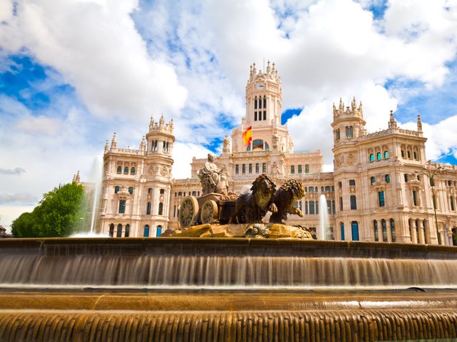 Günstige Flüge nach Madrid buchen.