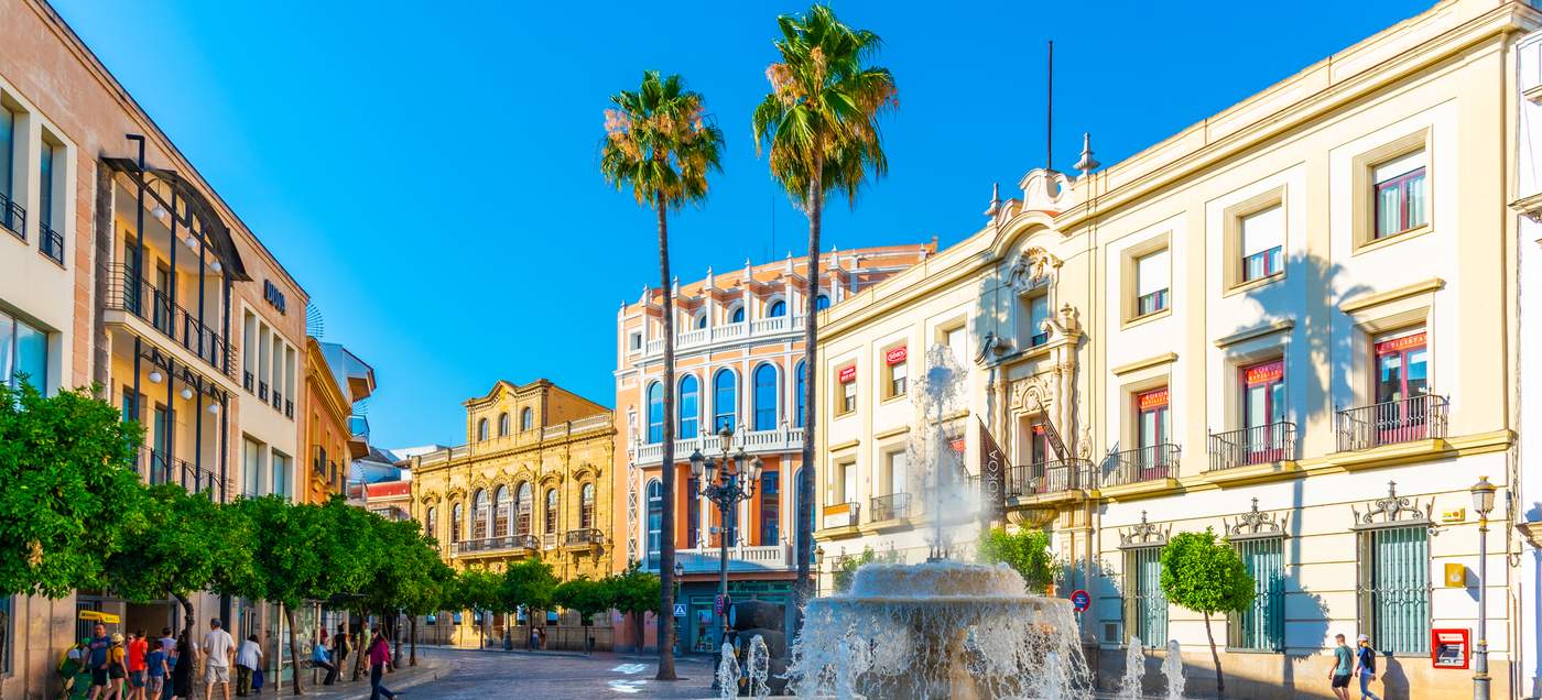 Strassenansicht in Jerez de la Frontera in Andalusien.