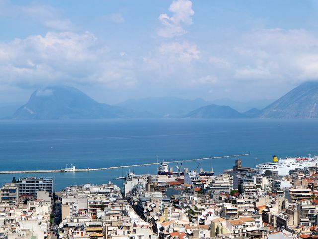 Fluege Patras - Blick auf Patras in Griechenland
