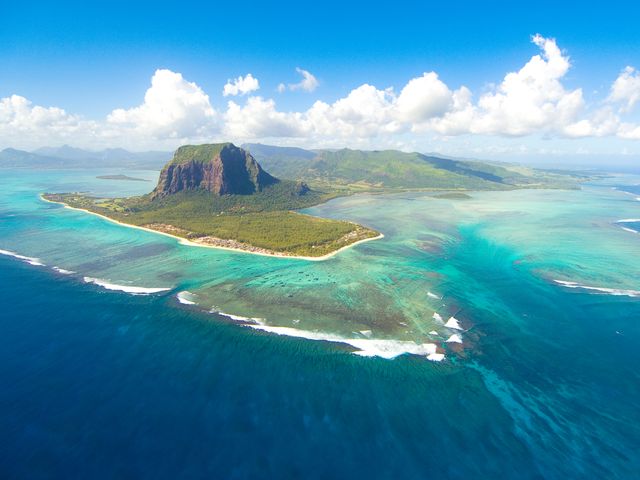 Mauritius aus der Luft - Blick auf den Berg Blick auf den Berg Lemorne Brabant