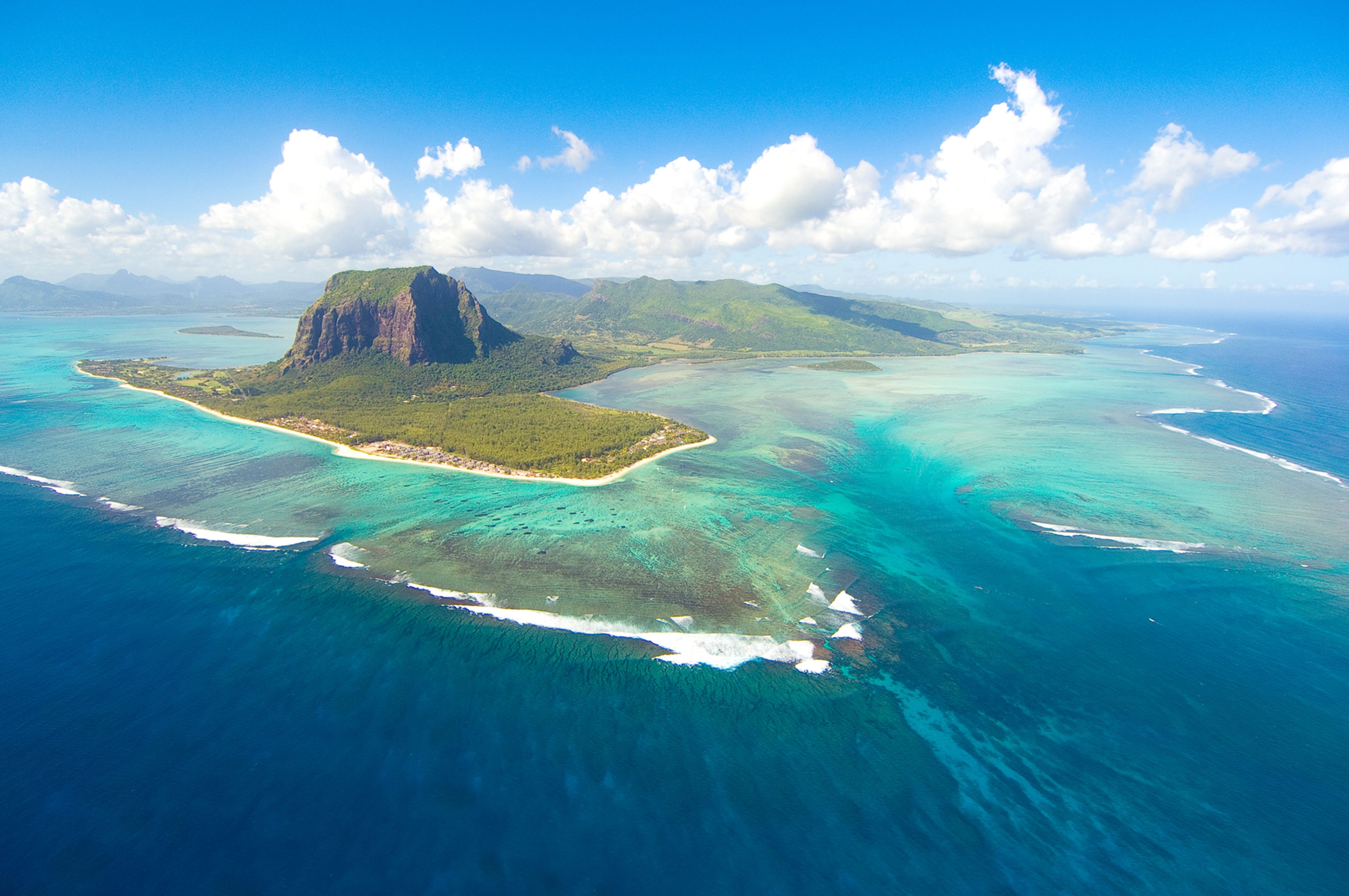 Mauritius aus der Luft - Blick auf den Berg Blick auf den Berg Lemorne Brabant