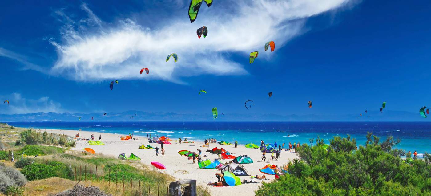 Strand von Tarifa – Paradies für Kitesurfer an der Costa de la Luz, Spanien