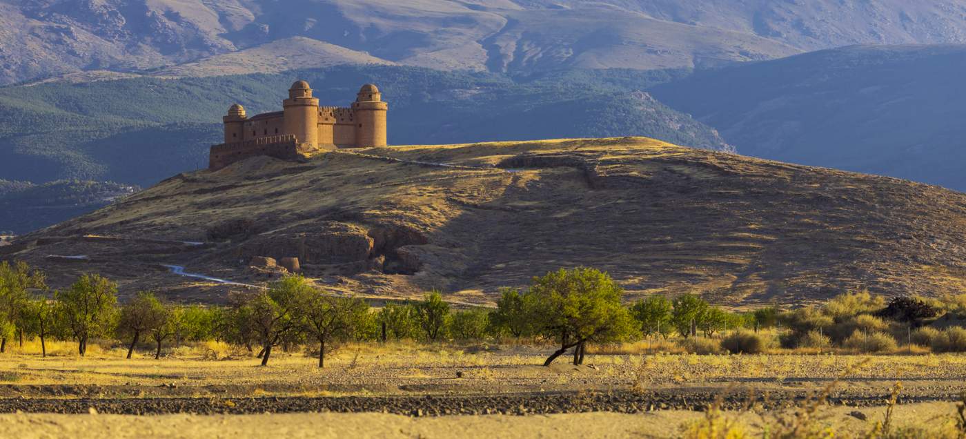 La Calahorra - liegt in der Provinz Granada, Andalusien, an den nördlichen Ausläufern der Sierra Nevada